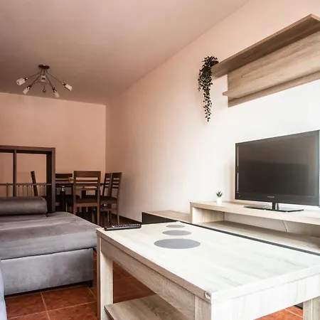 Apartment Con Plaza De Garaje Y Ascensor En