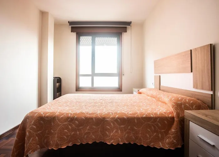 Con Plaza De Garaje Y Ascensor En Apartament