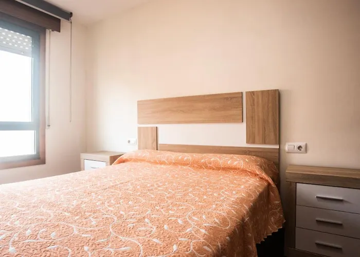 Con Plaza De Garaje Y Ascensor En Apartament *