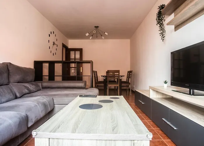 Con Plaza De Garaje Y Ascensor En Apartament *