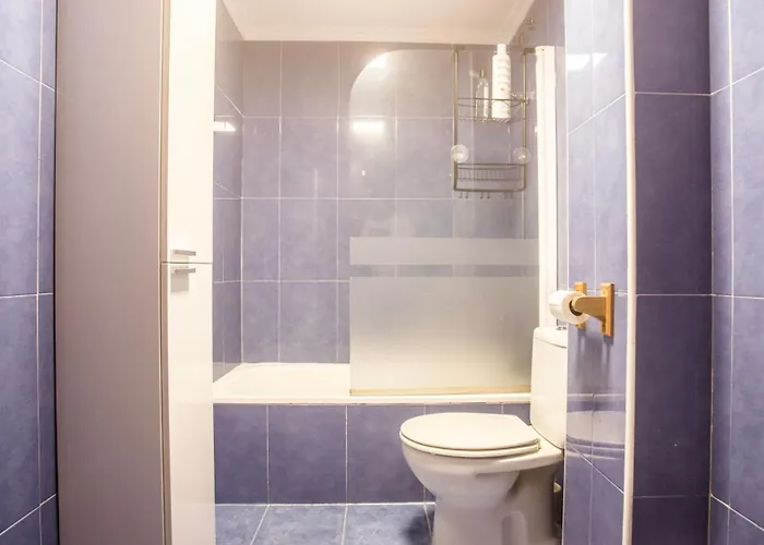 Con Plaza De Garaje Y Ascensor En *